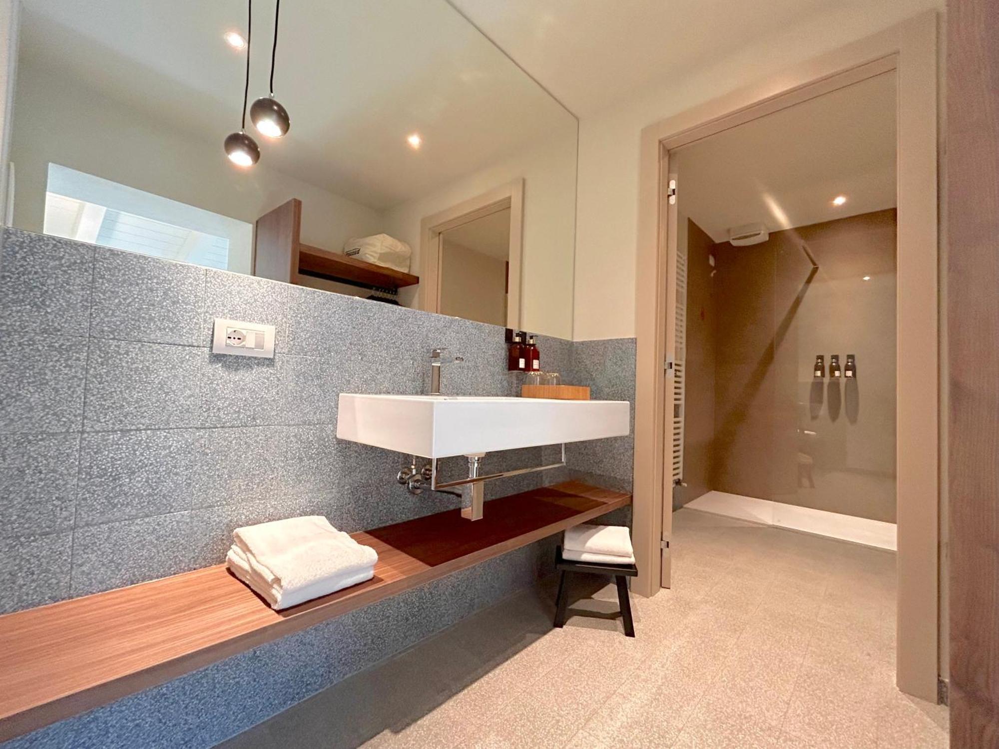 The Com - Luxury In Couette-café Lazise