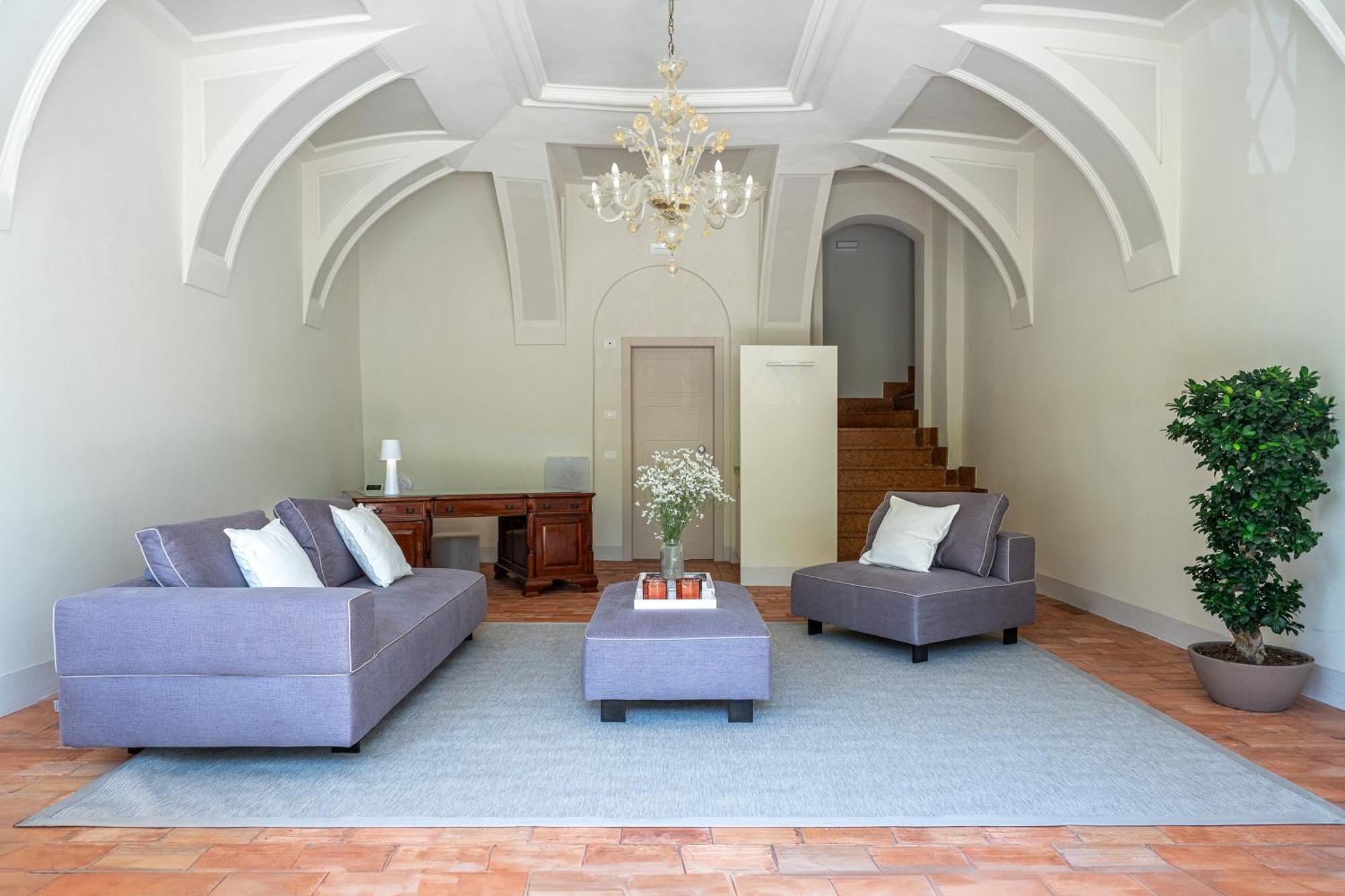 The Com - Luxury In Lazise