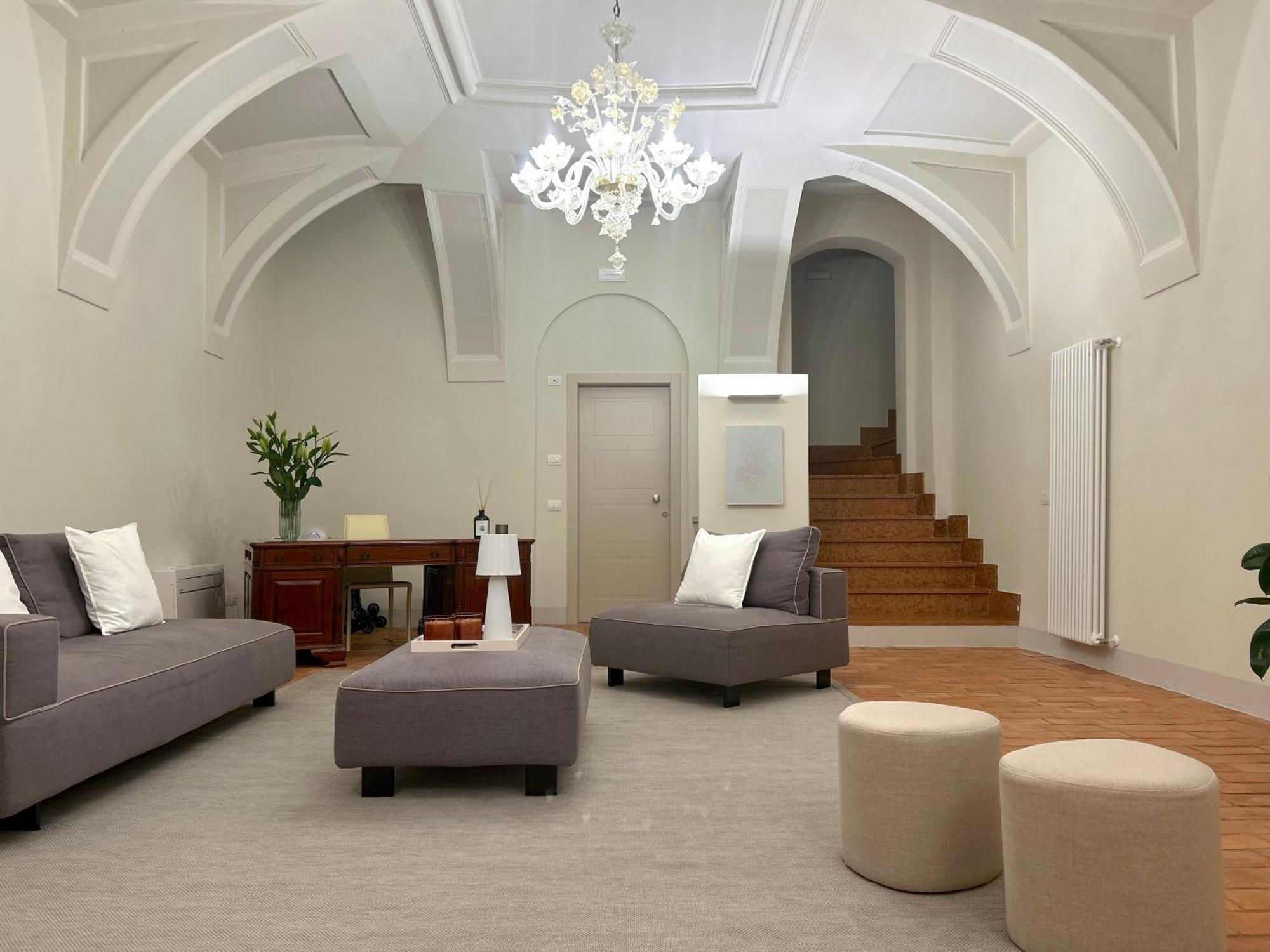 The Com - Luxury In Couette-café