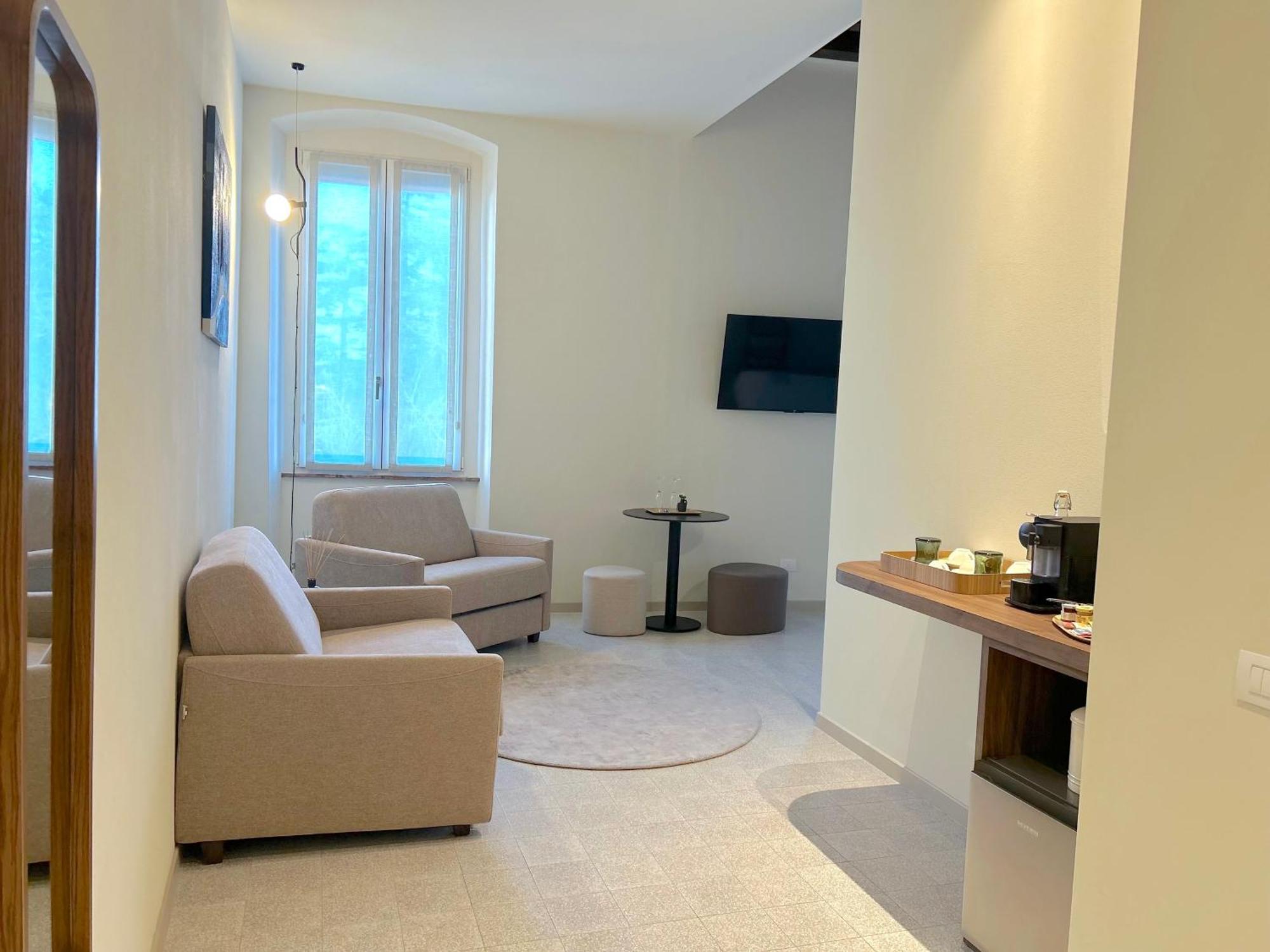 The Com - Luxury In Couette-café