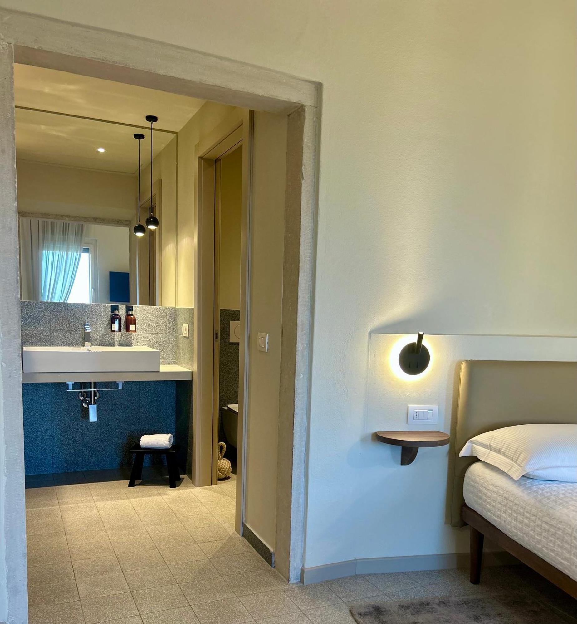 The Com - Luxury In *